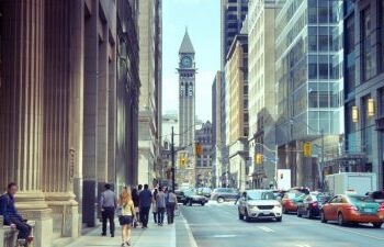 Discover Why Toronto is an Ideal City For Immigrants to Work and Live