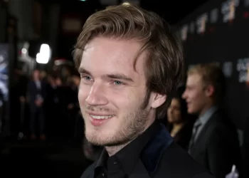Pewdiepie Net worth, Earnings & Properties (Houses and Cars)