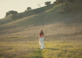 DOWNLOAD Lizzy McAlpine – Ceilings mp3