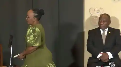 President Cyril caught looking at Transport Minister, Sindisiwe’s derriere (Video)