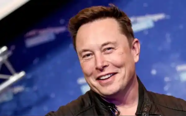 Elon Musk offers to buy Twitter