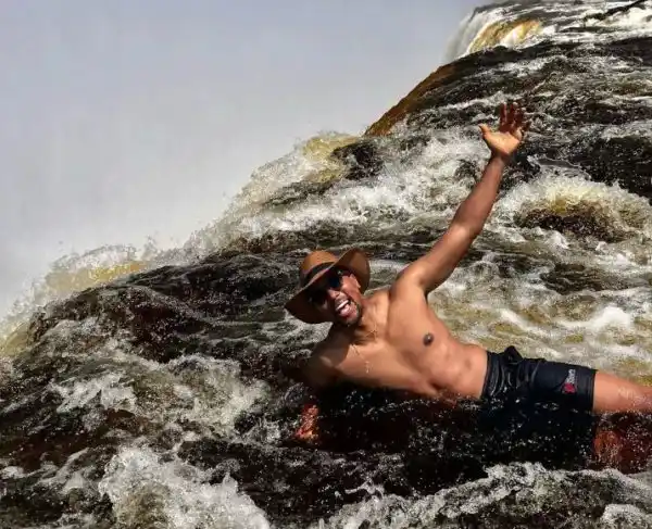 Maps Maponyane experiences the Devil’s Pool (Photos)