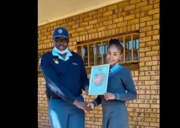Mzansi angry at student who returned R40 million to the police