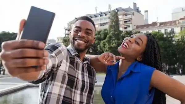 6 things you should check before sharing your relationship status on social media