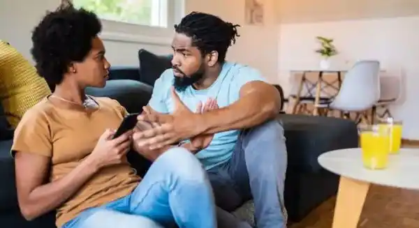 How to catch a cheating husband on messaging apps