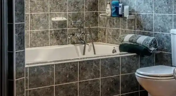 5 things guaranteed to make your bathroom smell great