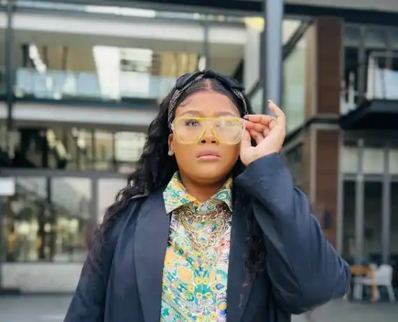 Lady Du brags about her 9 to 5 job (Video)