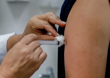 Especialistas em Dengue: Quando Procurar e Qual Médico Consultar